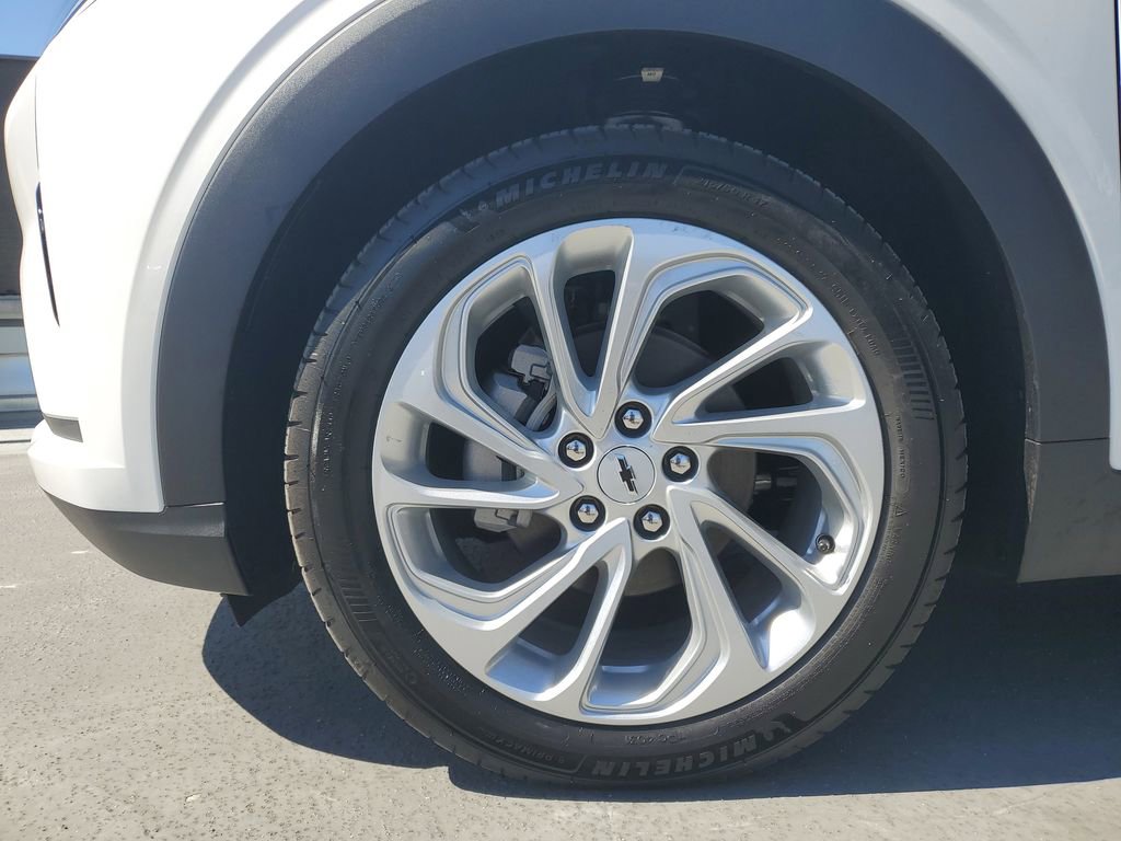 New 2027 Chevrolet Bolt LT image 7