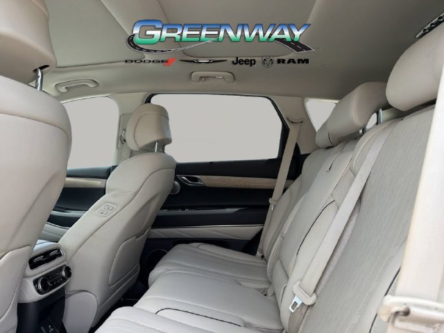 Used 2021 Genesis GV80 2.5T w/ Prestige Package 04 AWD/4WD image 18