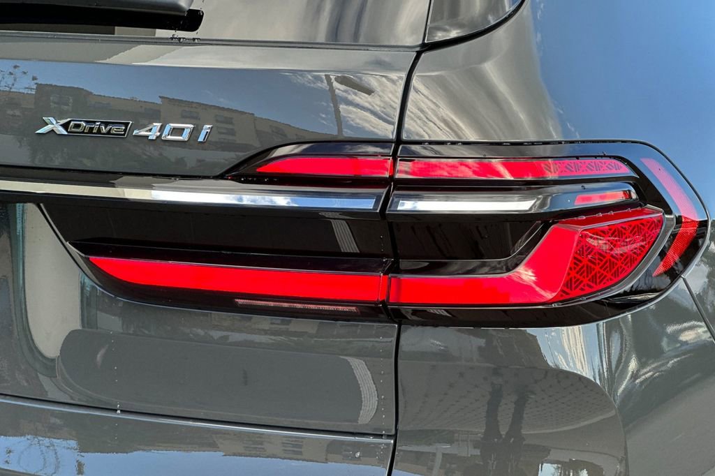 New 2026 BMW X7 xDrive40i w/ Premium Package image 34