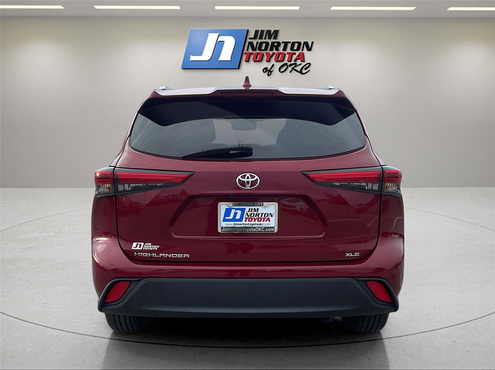 Used 2022 Toyota Highlander XLE image 6