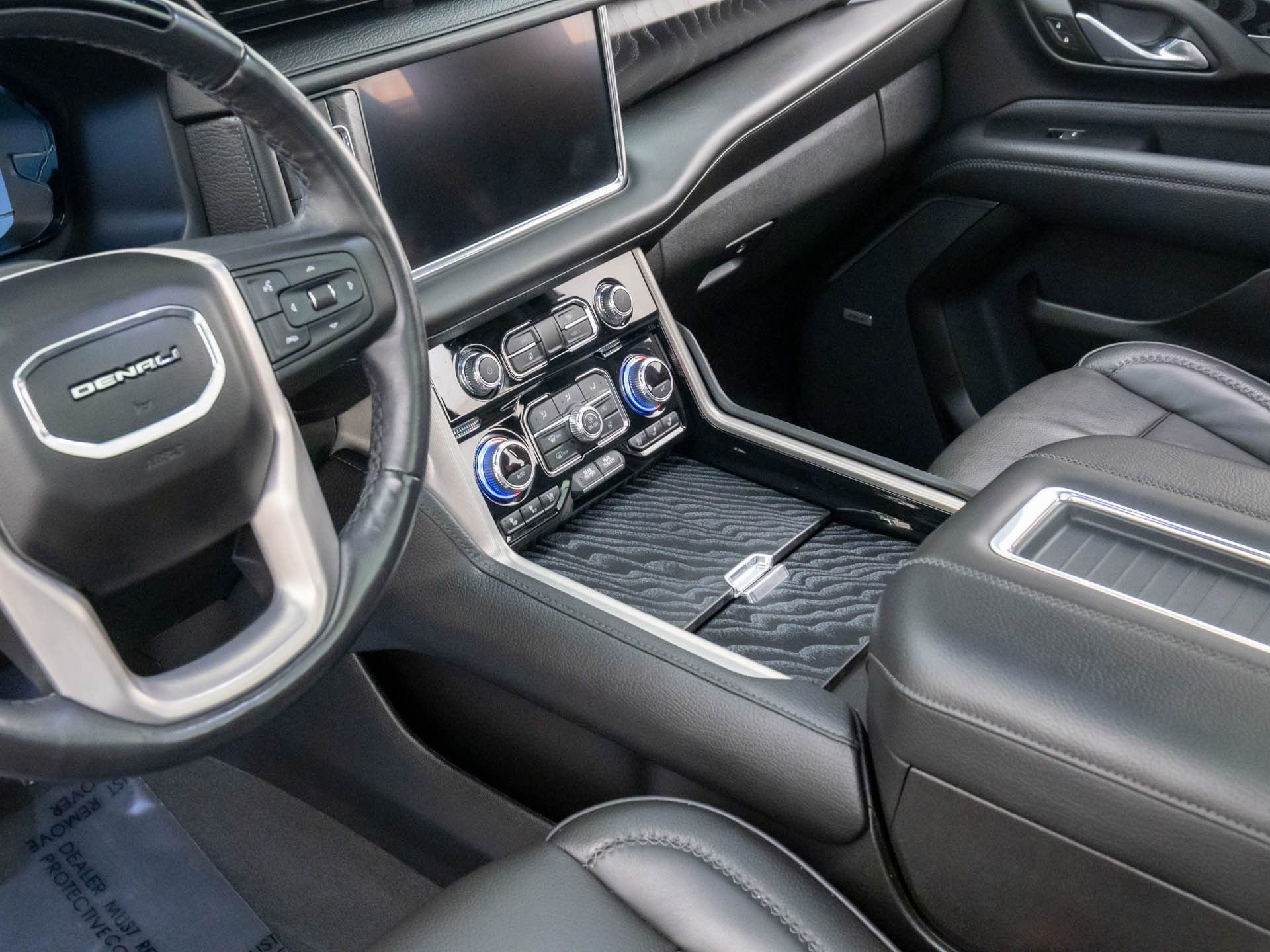 Used 2023 GMC Yukon Denali w/ Denali Reserve Package image 12