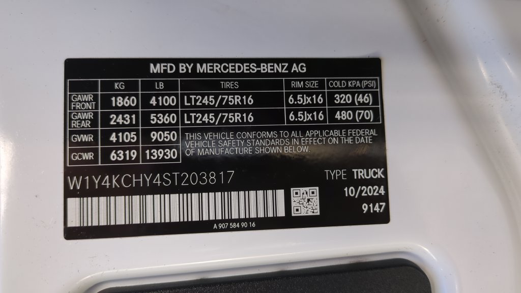 Used 2025 Mercedes-Benz Sprinter 2500 image 21