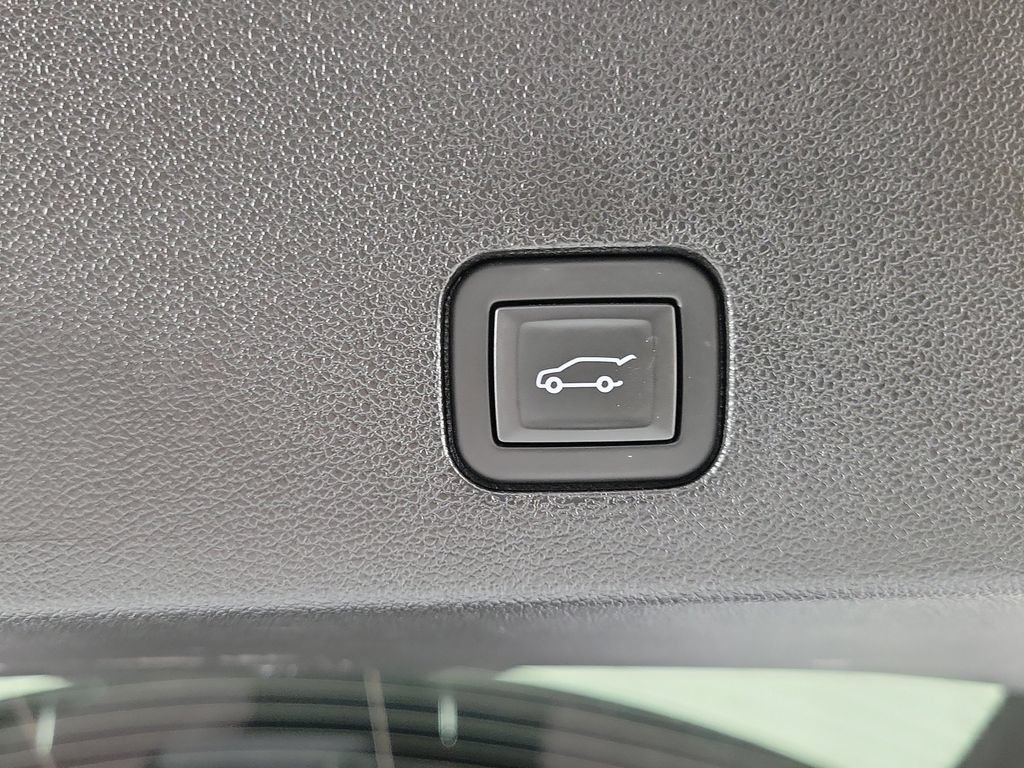Certified 2024 Cadillac XT6 Premium Luxury w/ LPO, Floor Liner Package AWD/4WD image 10