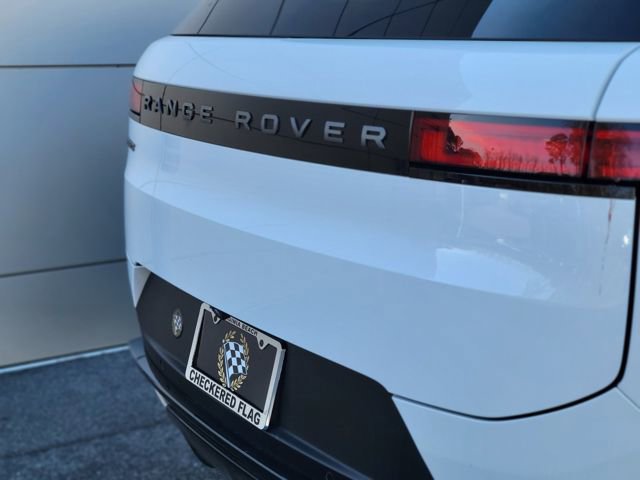 Used 2025 Land Rover Range Rover Sport image 42