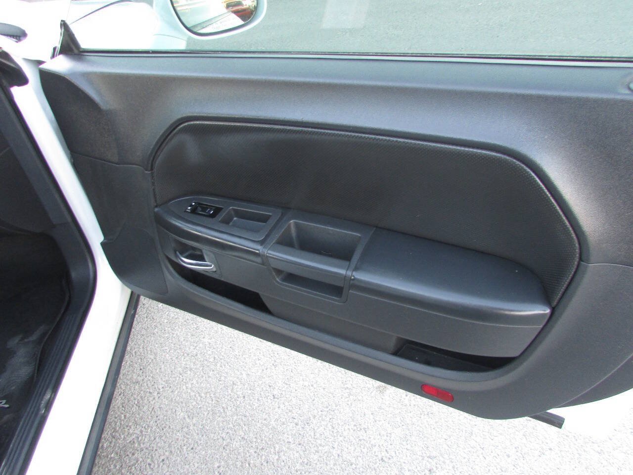 Used 2010 Dodge Challenger SE RWD image 23