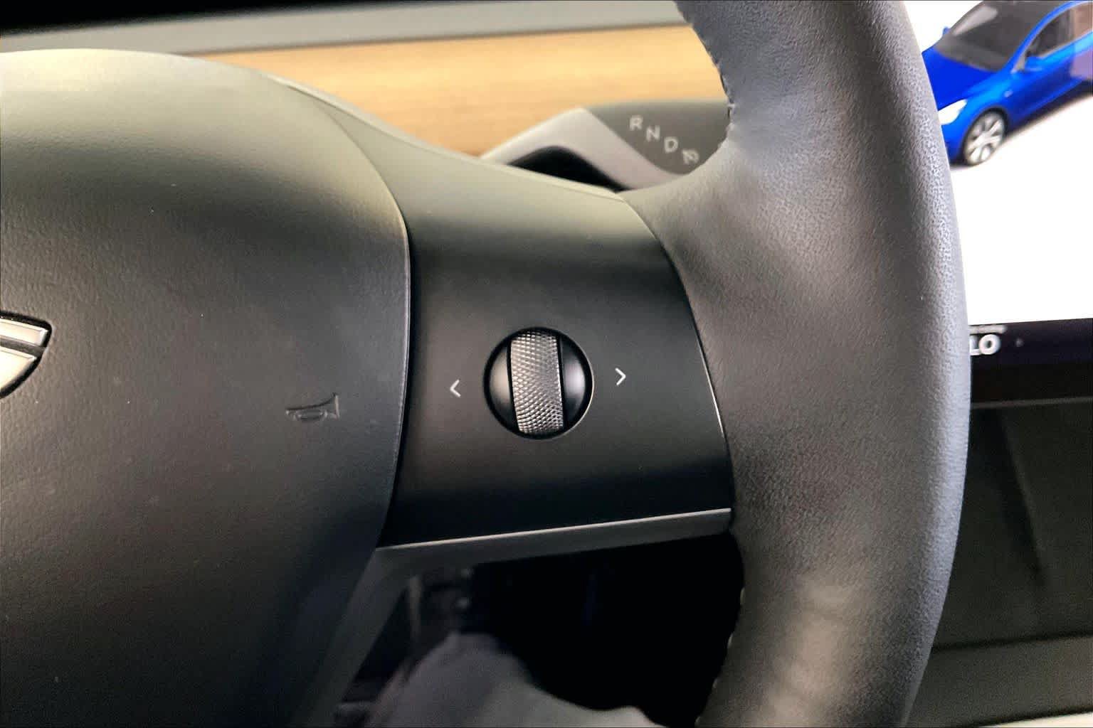 Used 2023 Tesla Model Y AWD image 22