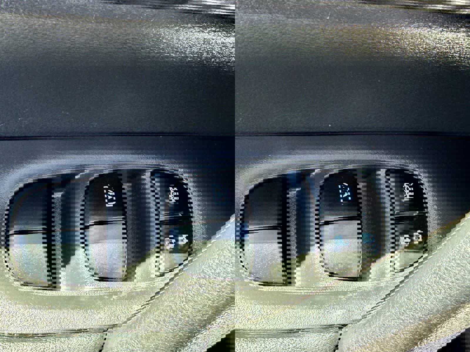 Used 2020 Nissan Rogue SV AWD/4WD image 9