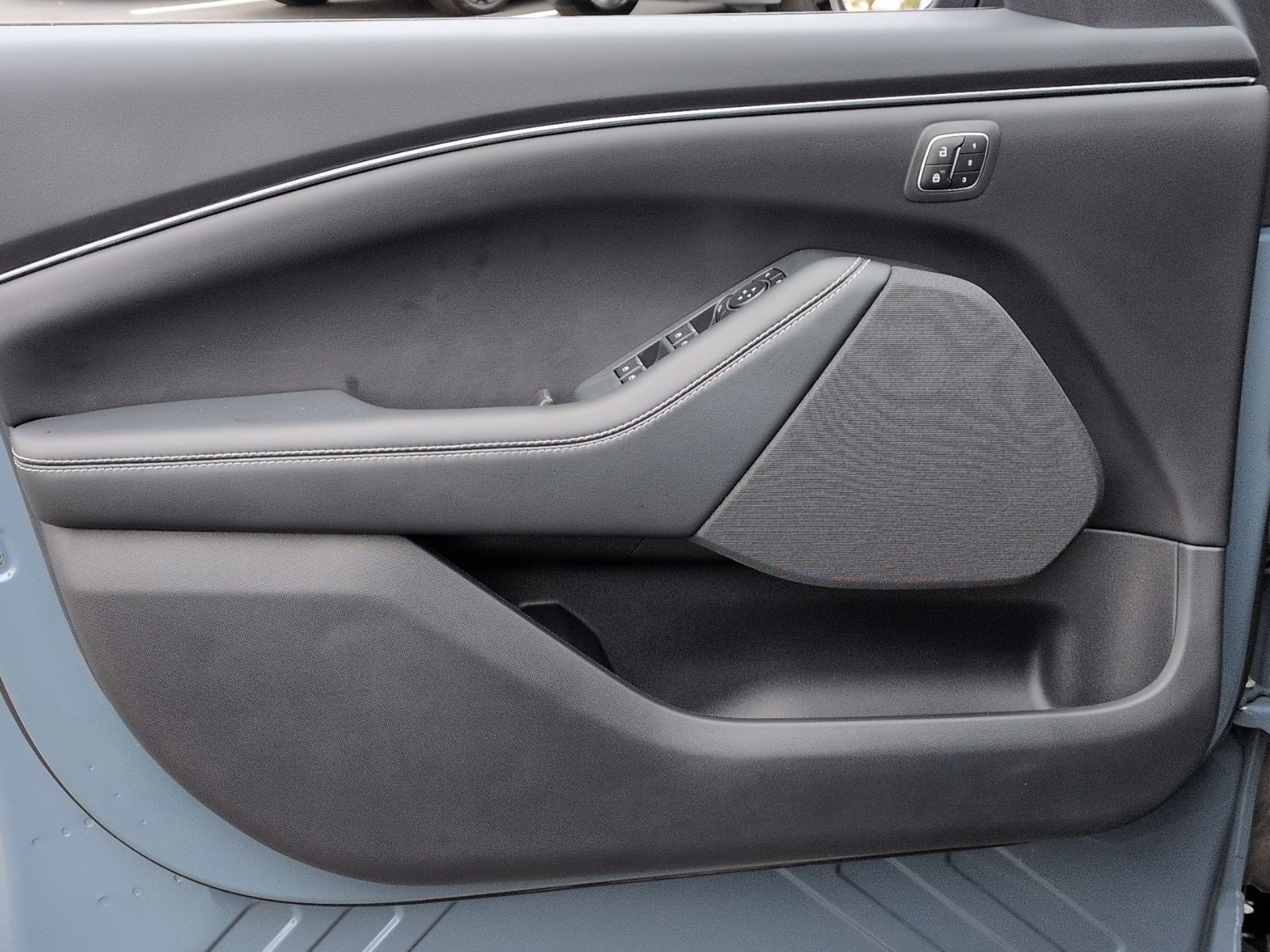 Used 2024 Ford Mustang Mach-E Select w/ Comfort Package Lite image 14