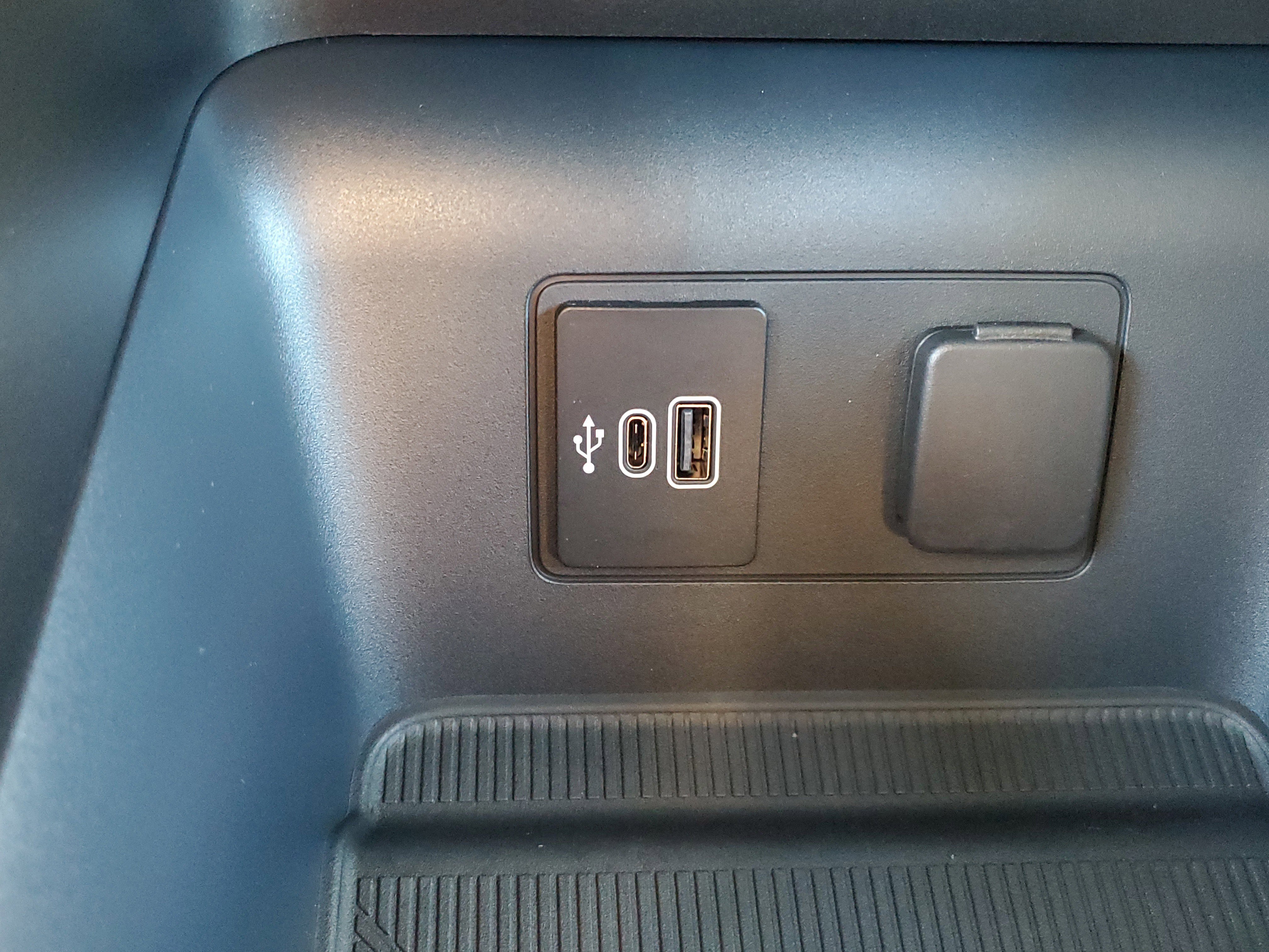 New 2026 Ford Explorer Active image 32