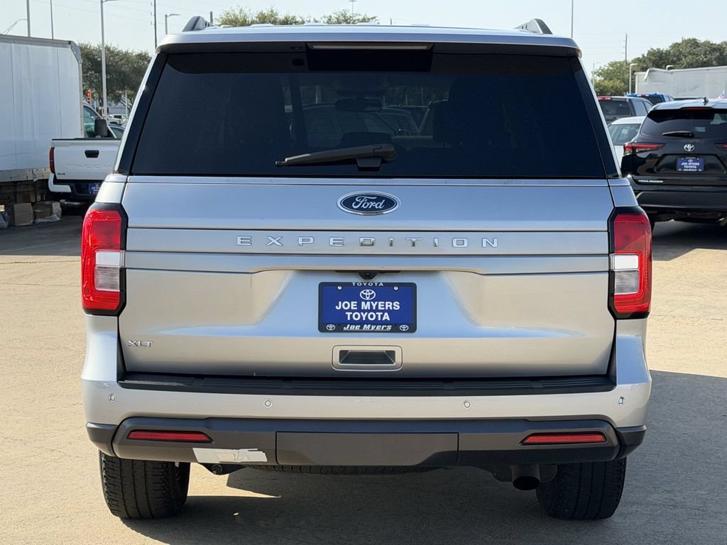 Used 2024 Ford Expedition XLT RWD image 8