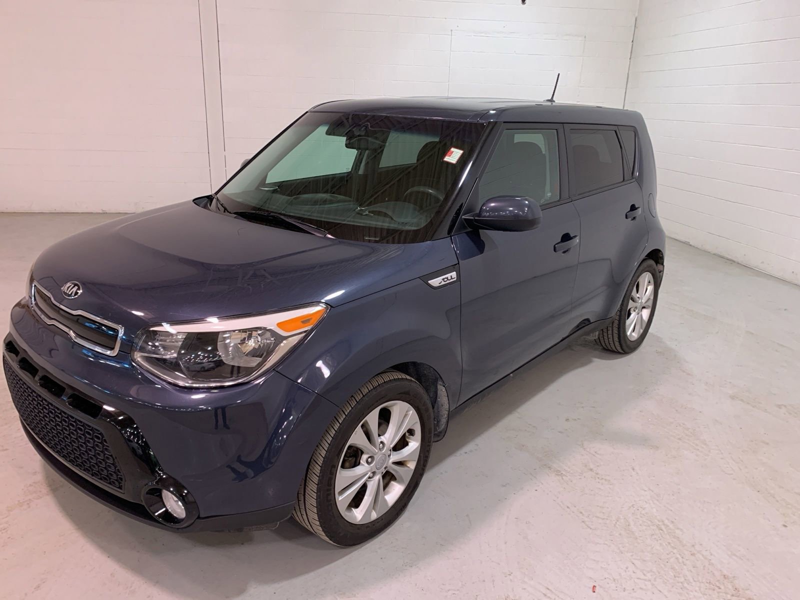 Used 2016 Kia Soul + image 4