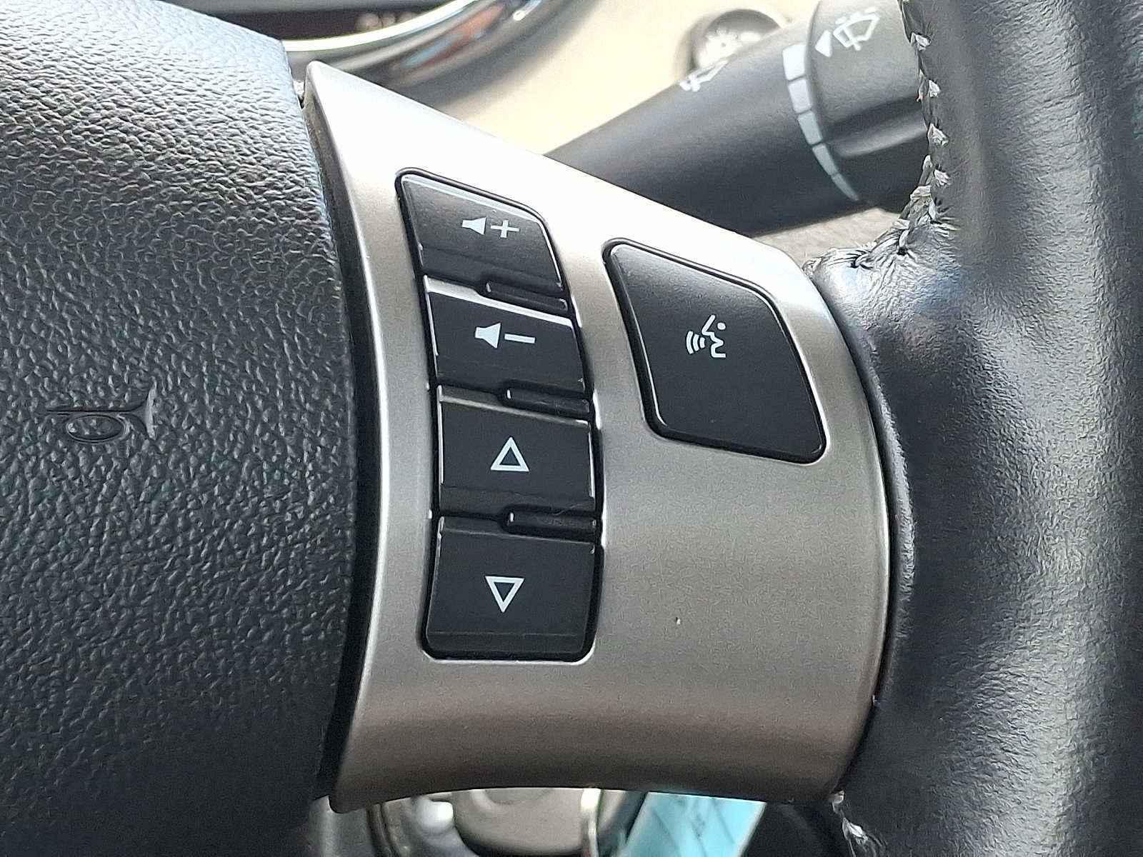 Used 2008 Pontiac Solstice Convertible w/ Premium Package RWD image 21