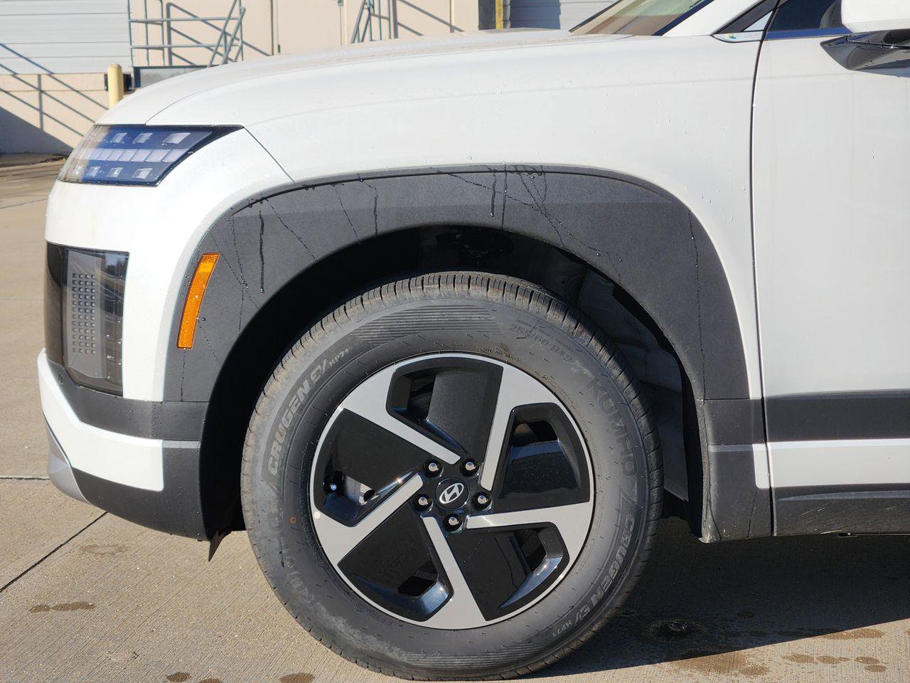 New 2026 Hyundai Ioniq 9 S image 5