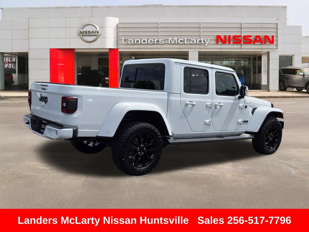 Used 2023 Jeep Gladiator Overland AWD/4WD image 3