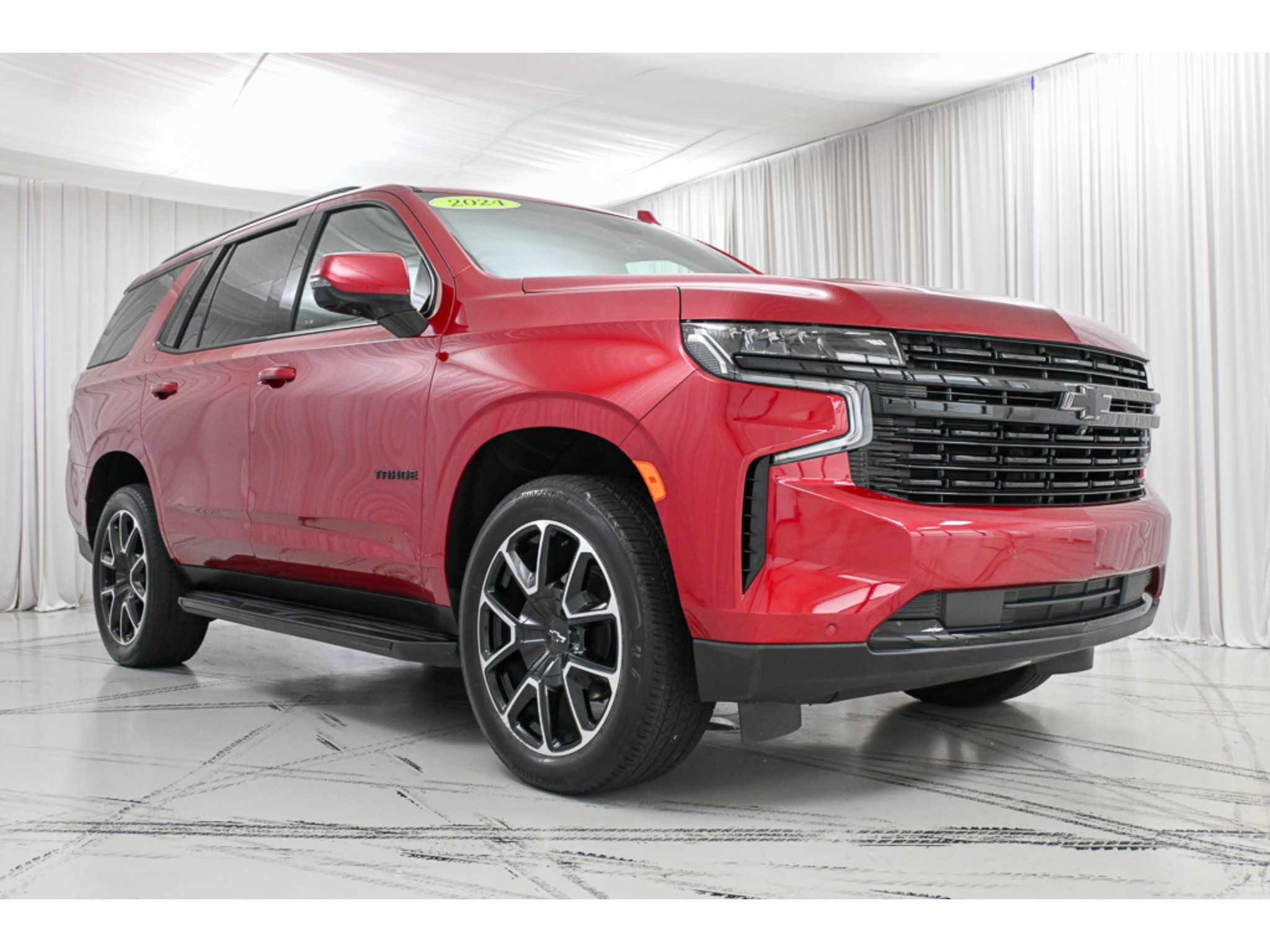 Used 2024 Chevrolet Tahoe RST w/ Luxury Package AWD/4WD image 2