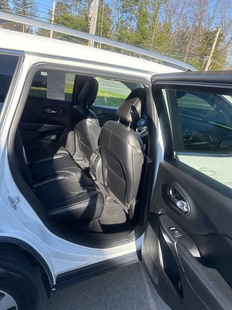Used 2019 Jeep Cherokee Limited AWD/4WD image 22
