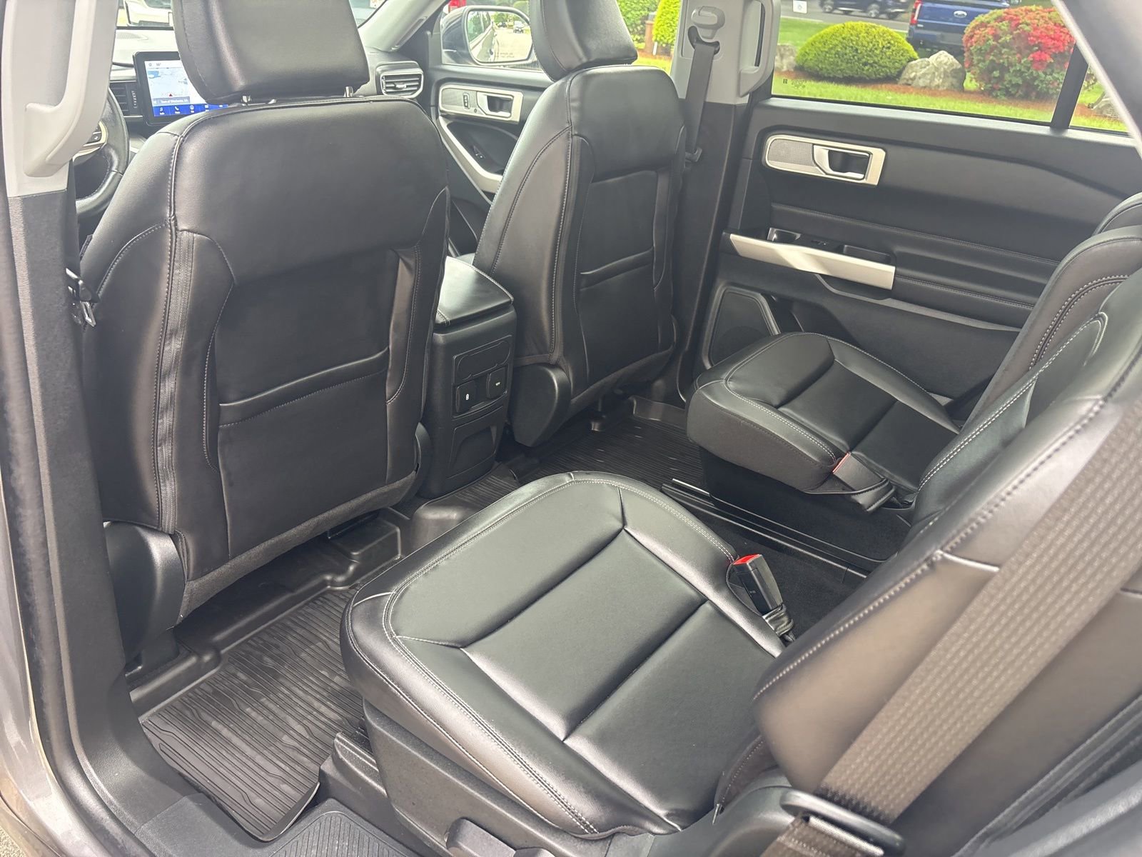 Certified 2023 Ford Explorer XLT w/ Equipment Group 202A AWD/4WD image 36