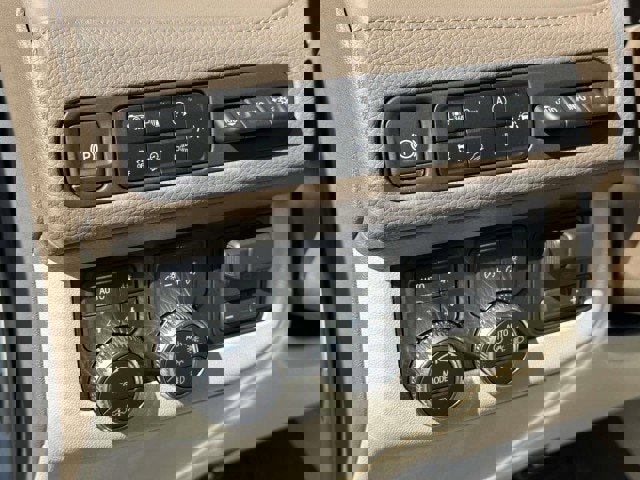 Used 2024 GMC Yukon XL Denali w/ Denali Reserve Package image 22