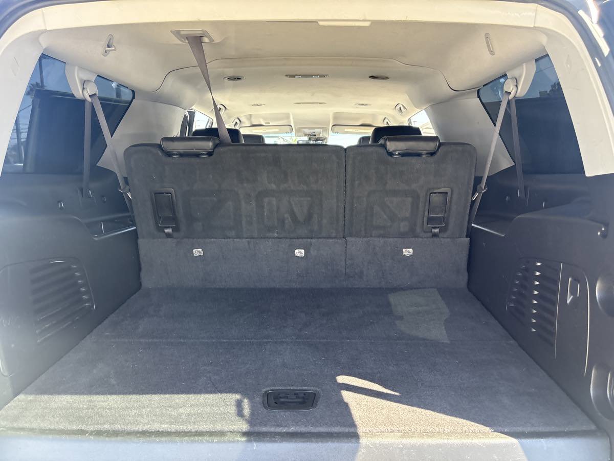 Used 2017 Chevrolet Suburban LT image 17