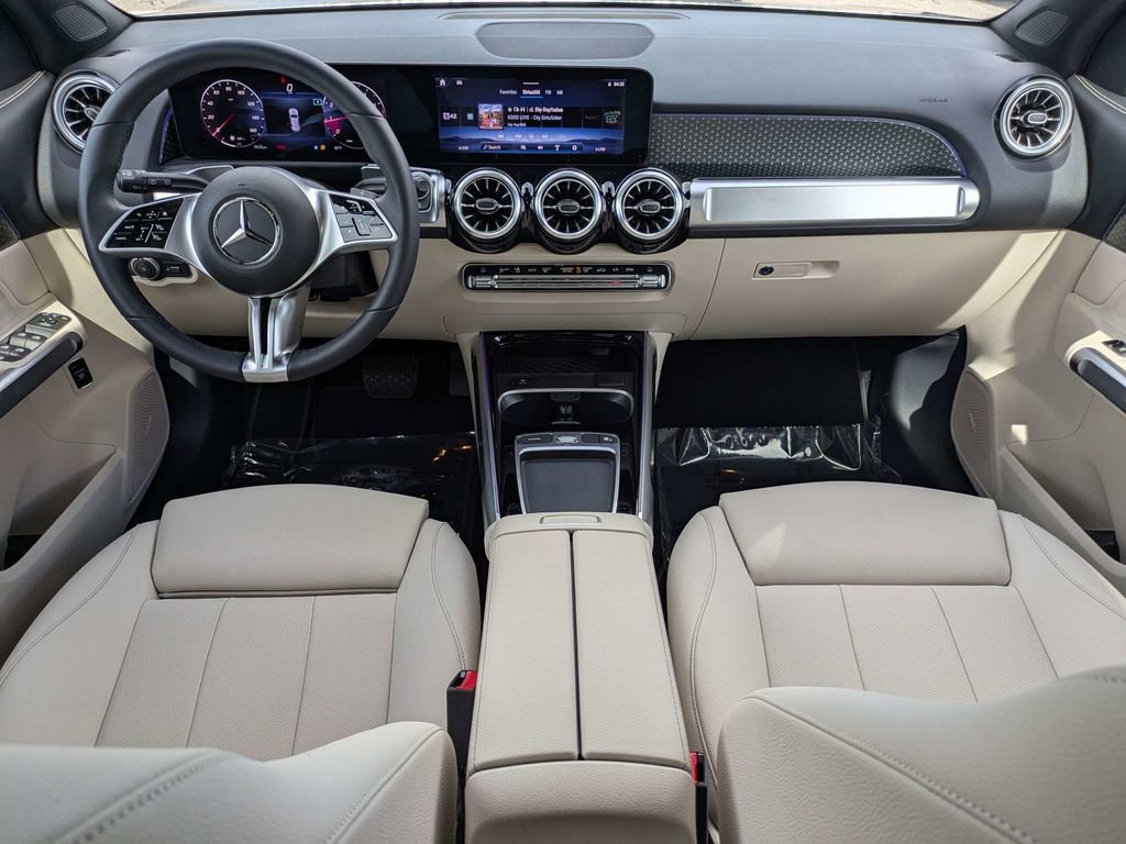 Used 2025 Mercedes-Benz GLB 250 image 16