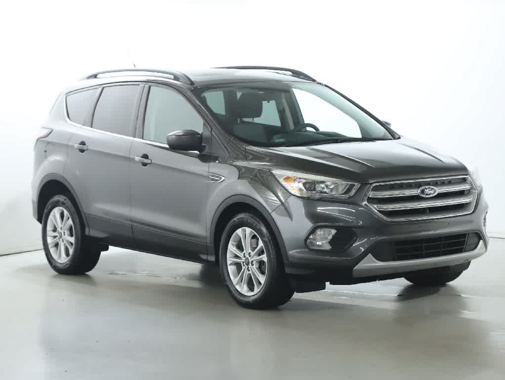 Used 2017 Ford Escape SE w/ Equipment Group 201A FWD image 9