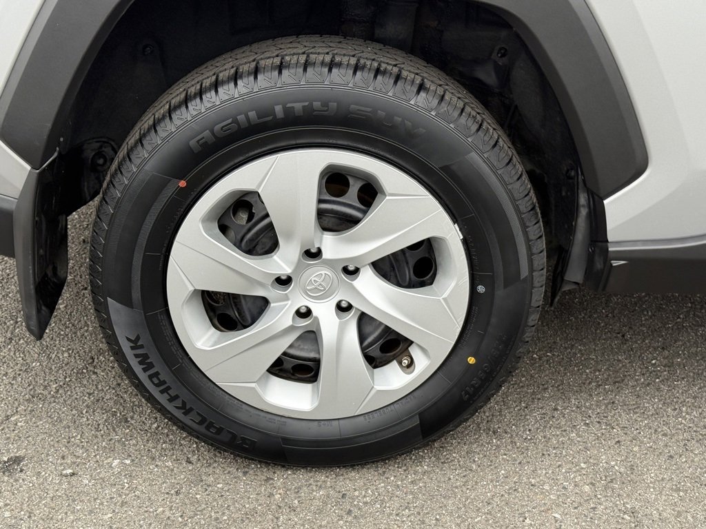 Used 2020 Toyota RAV4 LE w/ Carpet Mat Package image 14