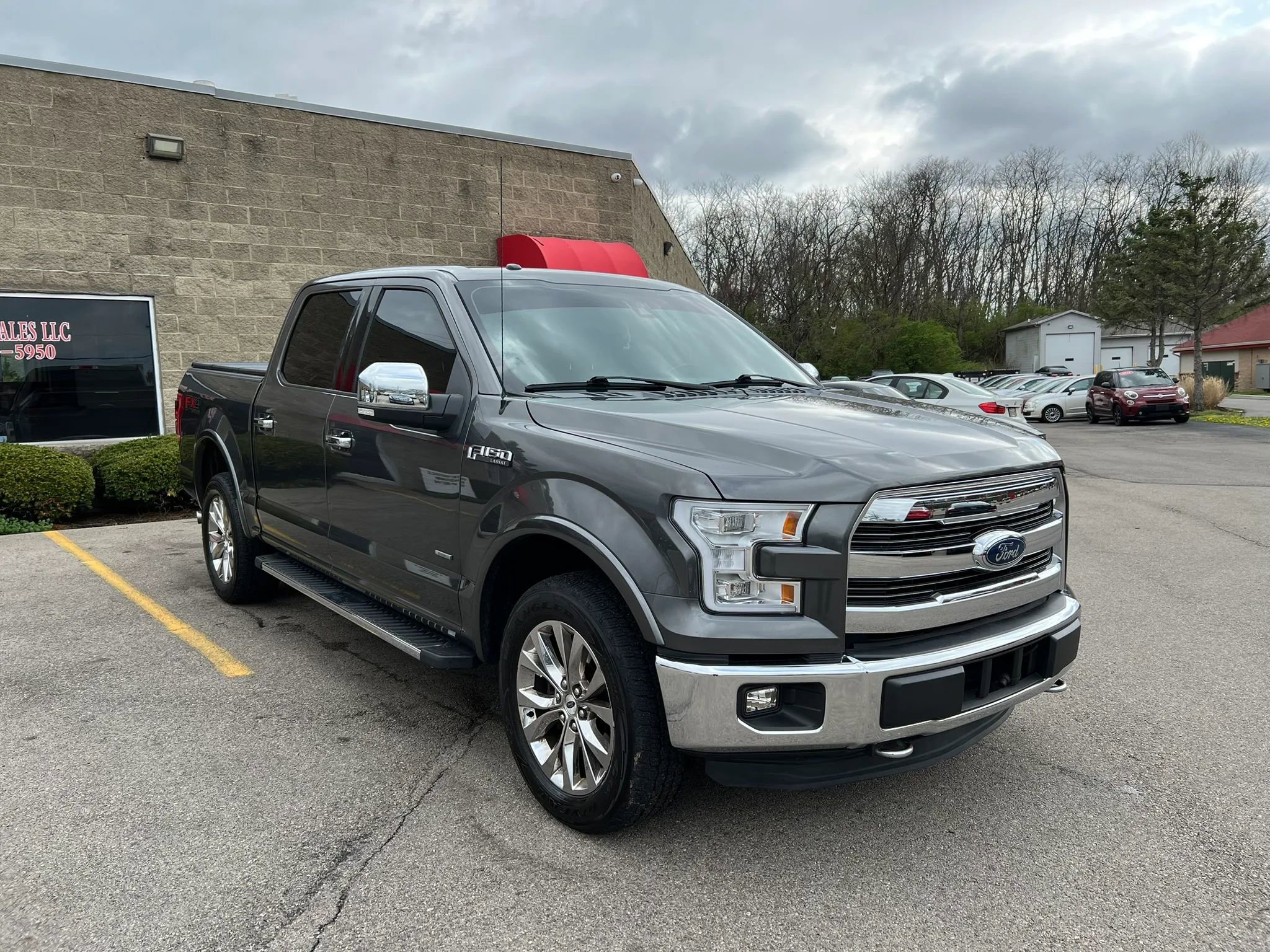 Used 2015 Ford F150 Lariat w/ Equipment Group 502A Luxury image 3