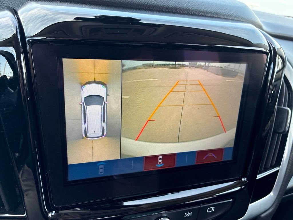 Used 2019 Chevrolet Traverse Premier w/ Driver Confidence II Package FWD image 17