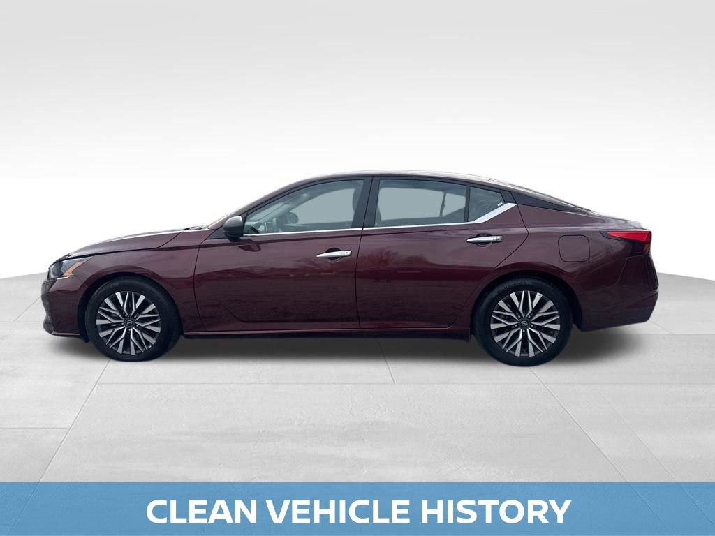 Used 2025 Nissan Altima 2.5 SV image 3