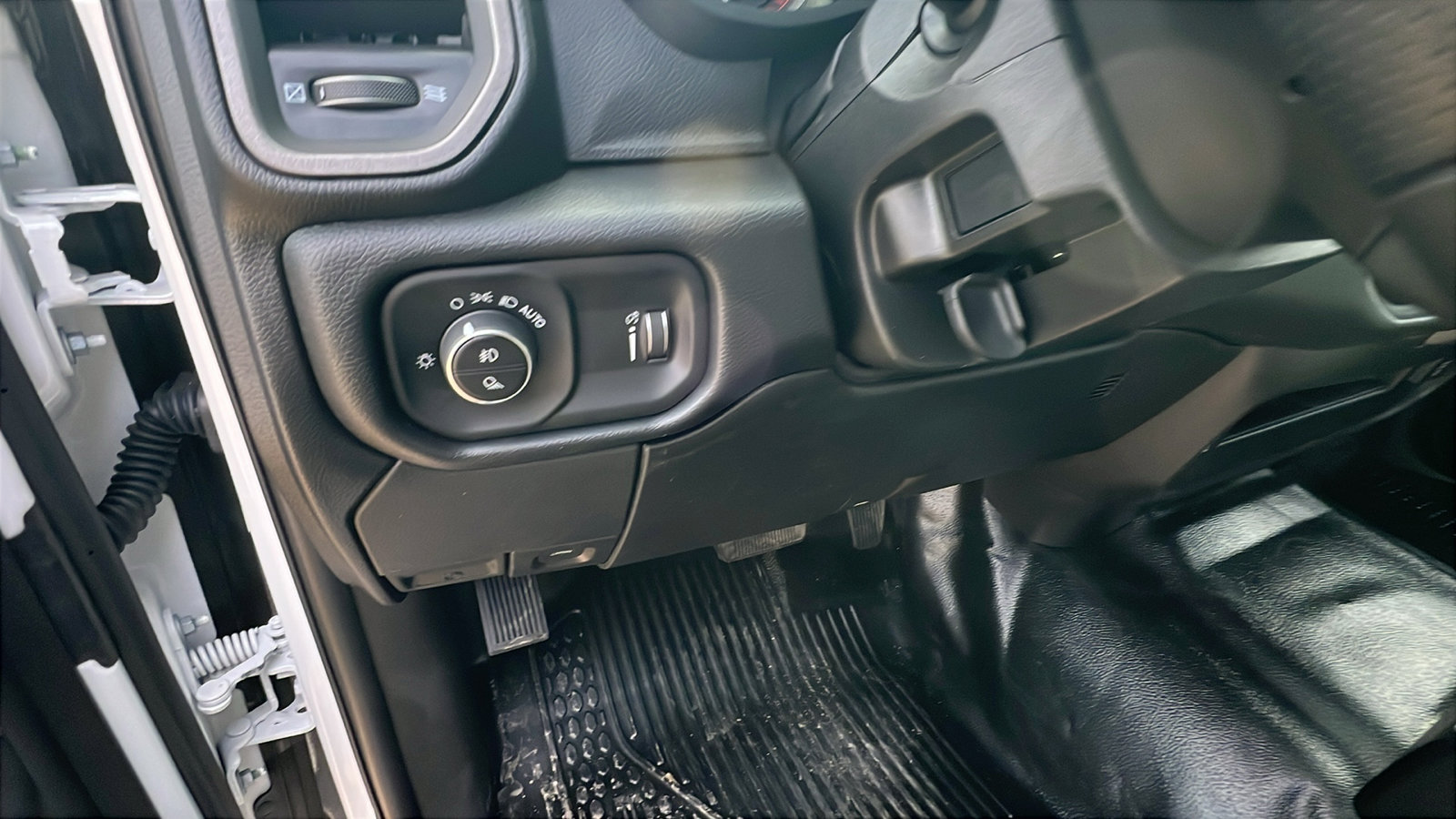 New 2026 RAM 2500 Tradesman AWD/4WD image 21