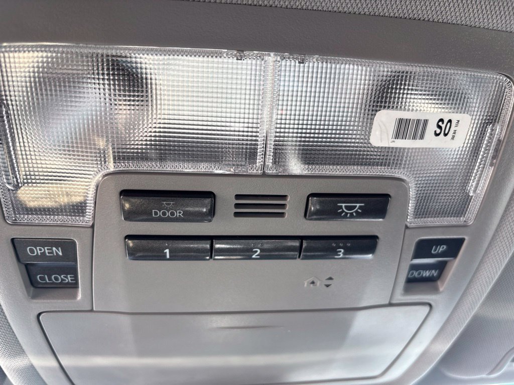 Used 2018 Toyota Highlander XLE FWD image 24