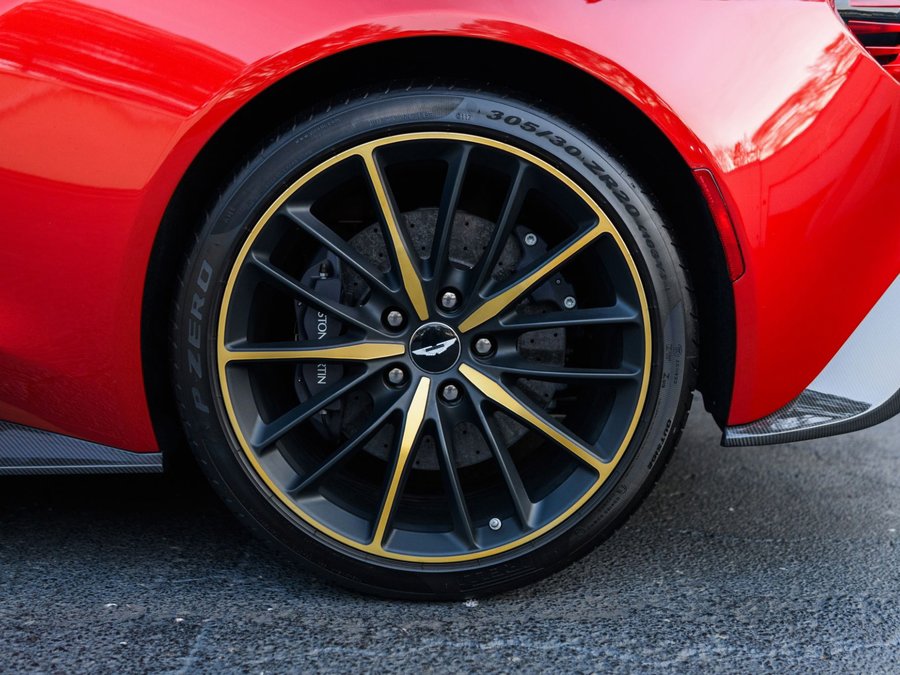 Used 2018 Aston Martin Vanquish Zagato image 11