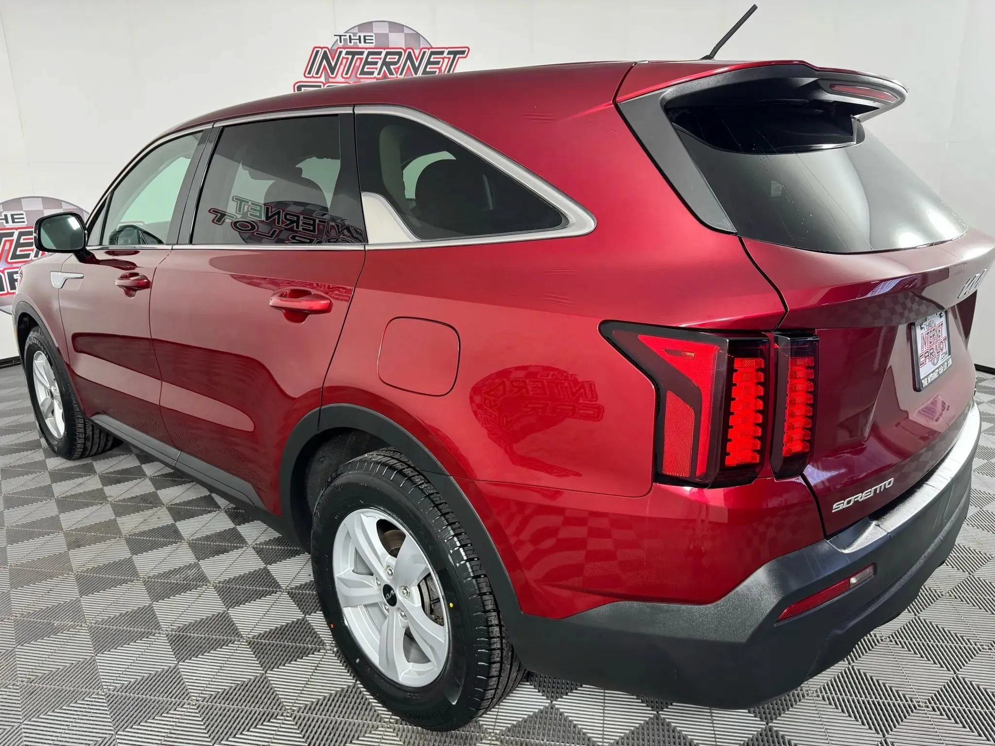 Used 2023 Kia Sorento LX FWD image 24
