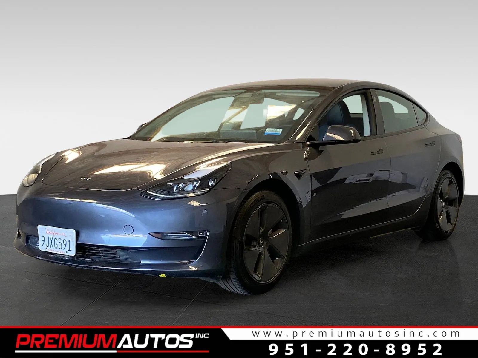 Used 2023 Tesla Model 3 Standard Range RWD image 1