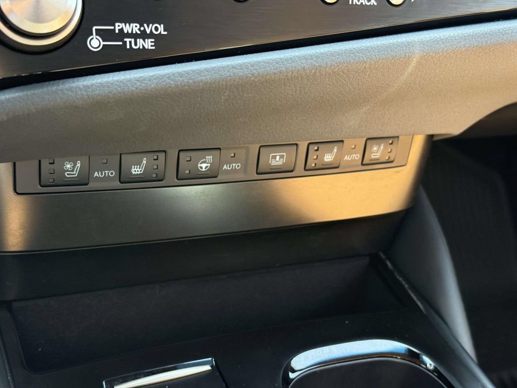 Used 2024 Lexus ES 300h w/ Technology Package FWD image 25