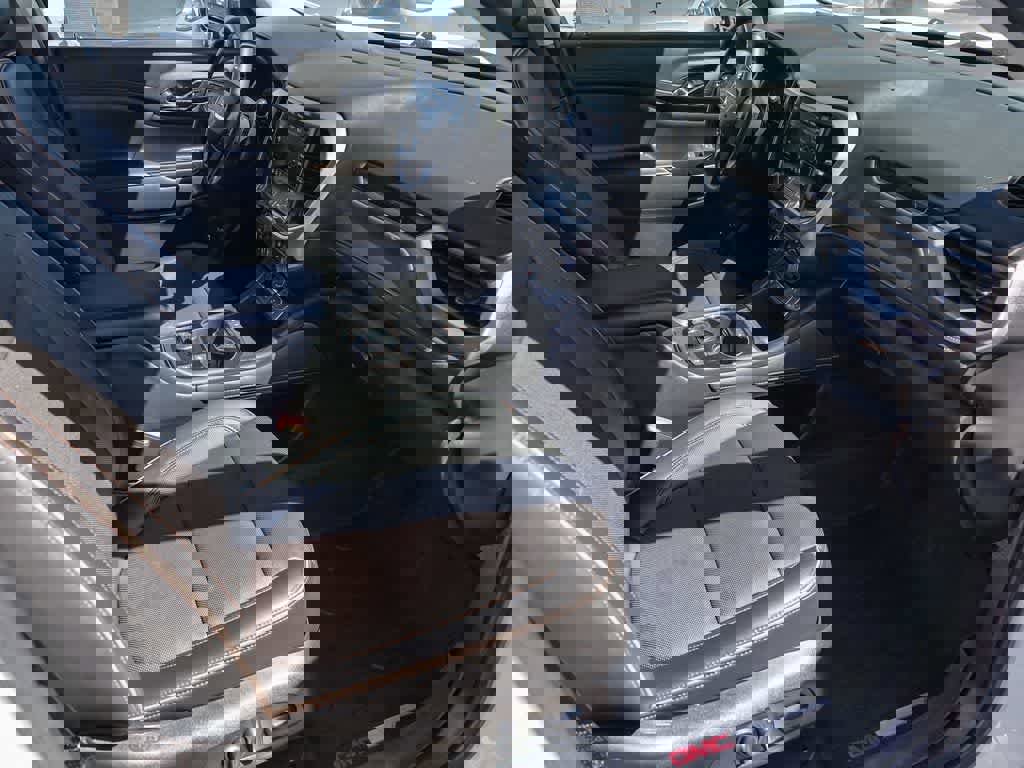 Used 2023 GMC Acadia AT4 w/ Technology Package image 15