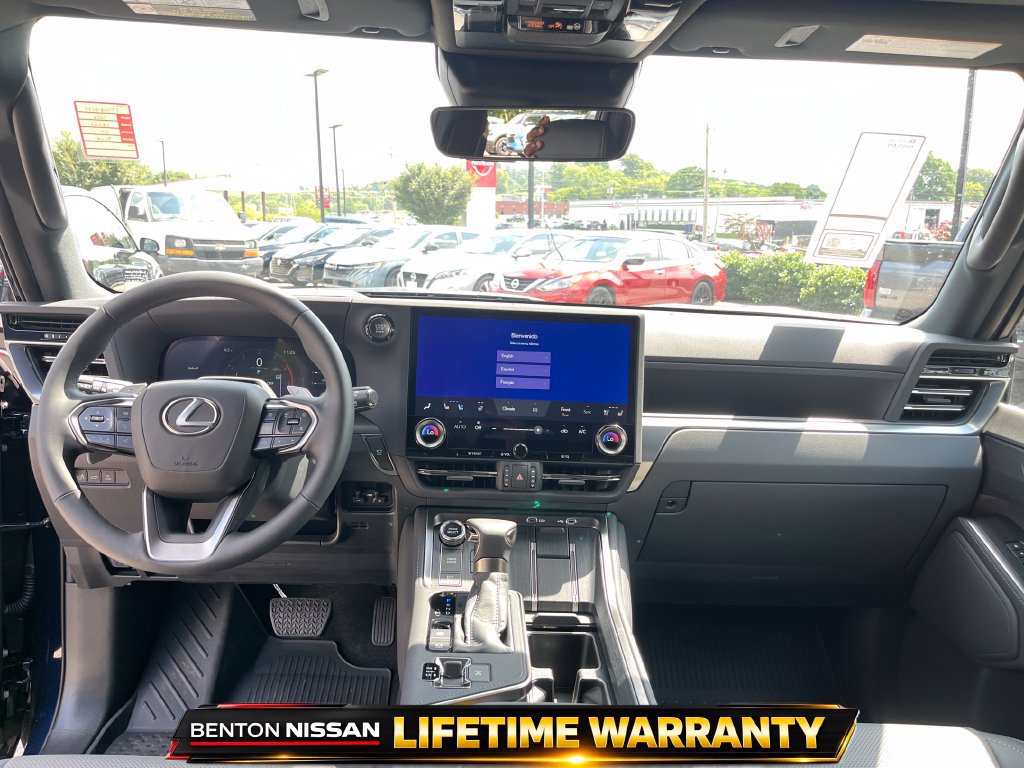 Used 2026 Lexus GX 550 w/ Accessory Package (2T) AWD/4WD image 18