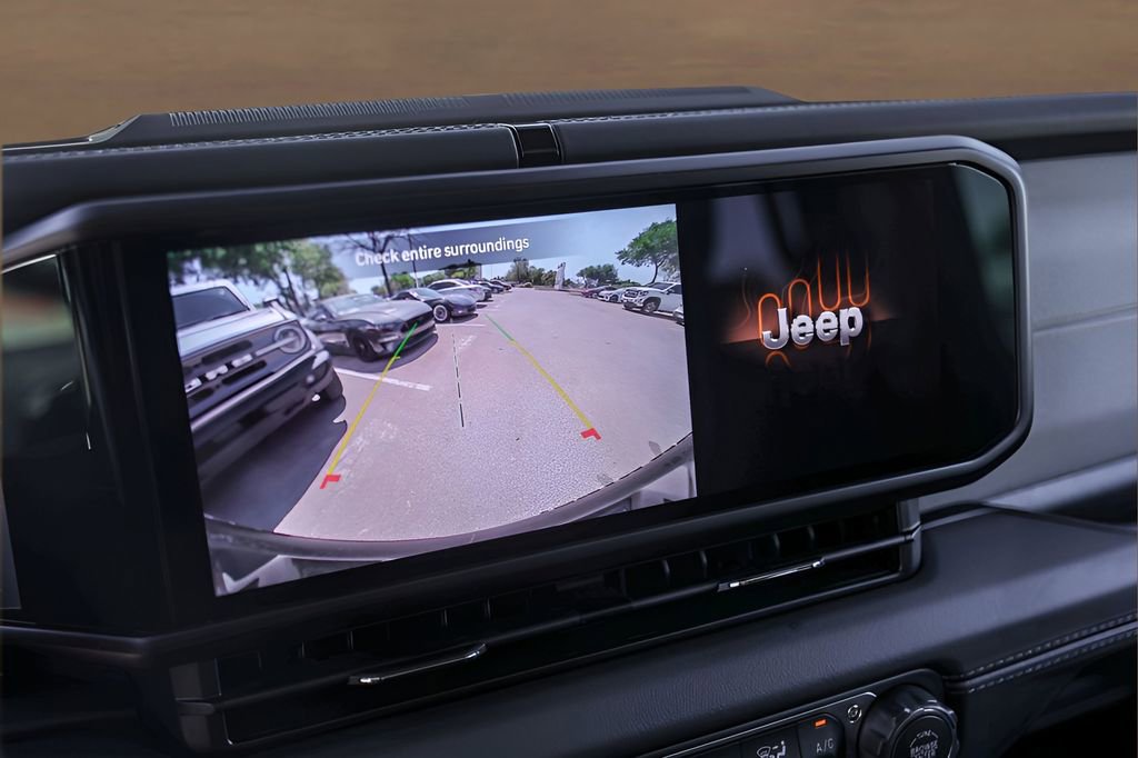 Used 2025 Jeep Wrangler Unlimited Sahara image 17