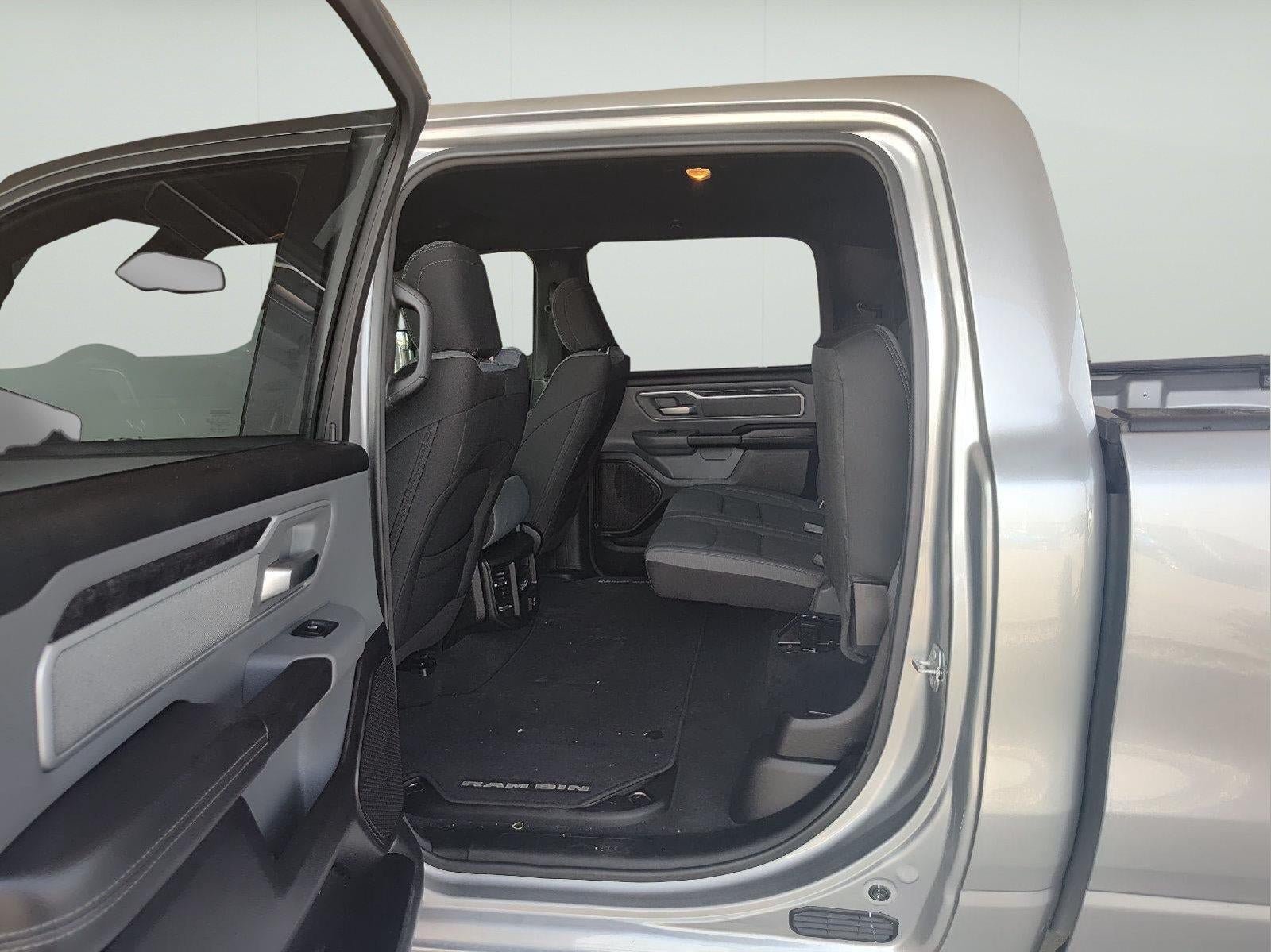 Used 2022 RAM 1500 Big Horn AWD/4WD image 9