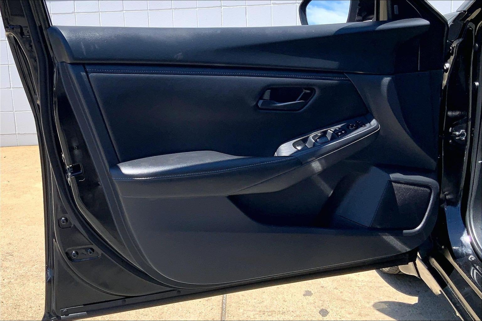 Used 2025 Nissan Sentra S FWD image 27