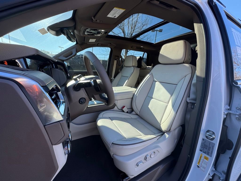 New 2026 GMC Yukon Denali w/ Denali Reserve Package image 5