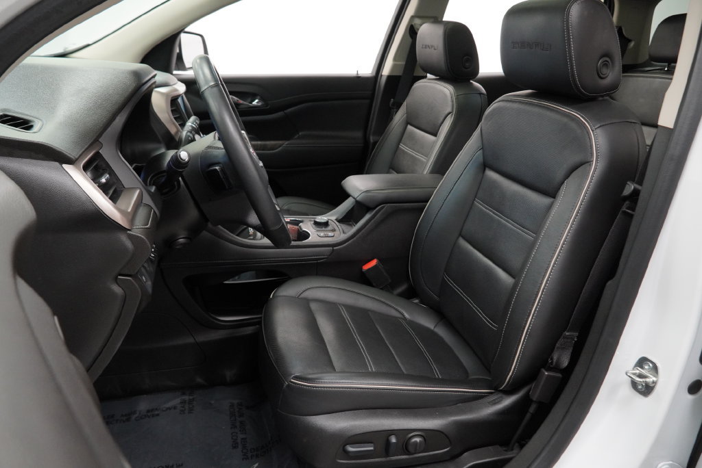 Certified 2023 GMC Acadia Denali w/ Denali Technology Package FWD image 4