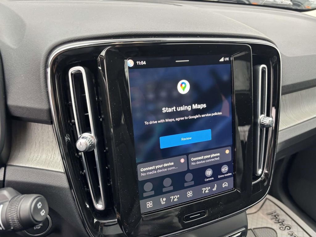 New 2026 Volvo XC40 B5 Plus w/ Protection Package Premier image 19