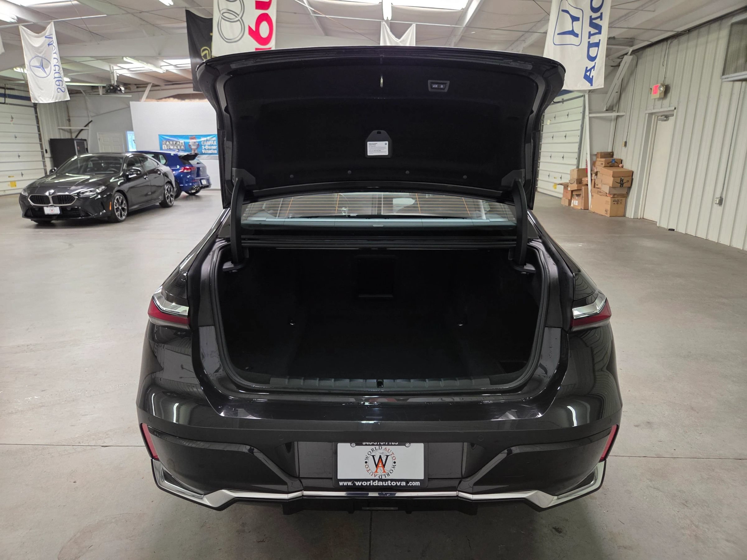 Used 2024 BMW 740i xDrive AWD/4WD image 41