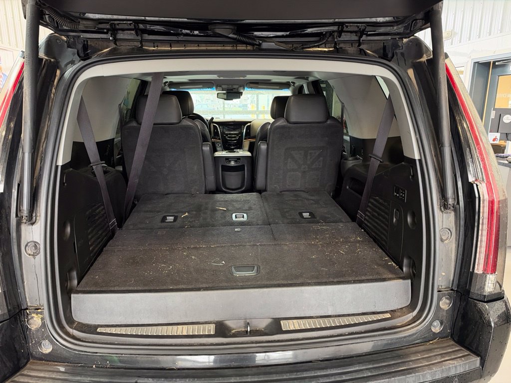Used 2016 Cadillac Escalade Luxury AWD/4WD image 16