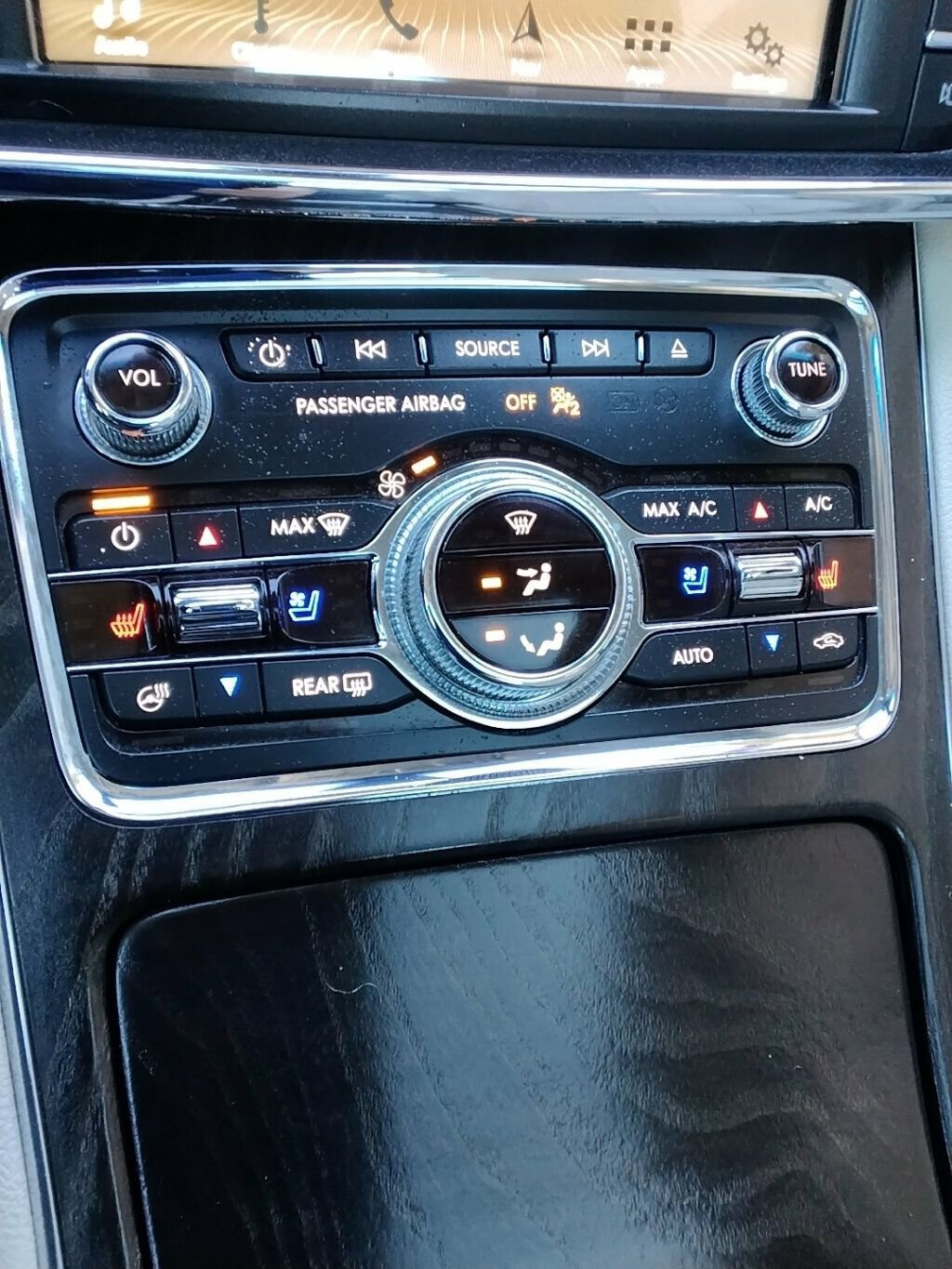 Used 2017 Lincoln Continental Reserve w/ Technology Package image 23