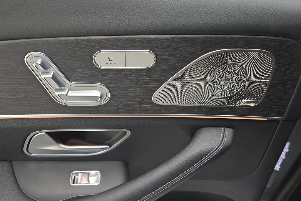 Used 2023 Mercedes-Benz GLS 450 4MATIC w/ AMG Line Exterior image 26