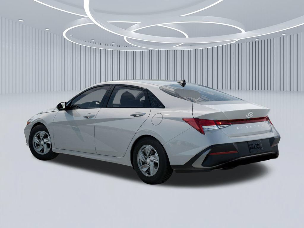 New 2026 Hyundai Elantra SE FWD image 5