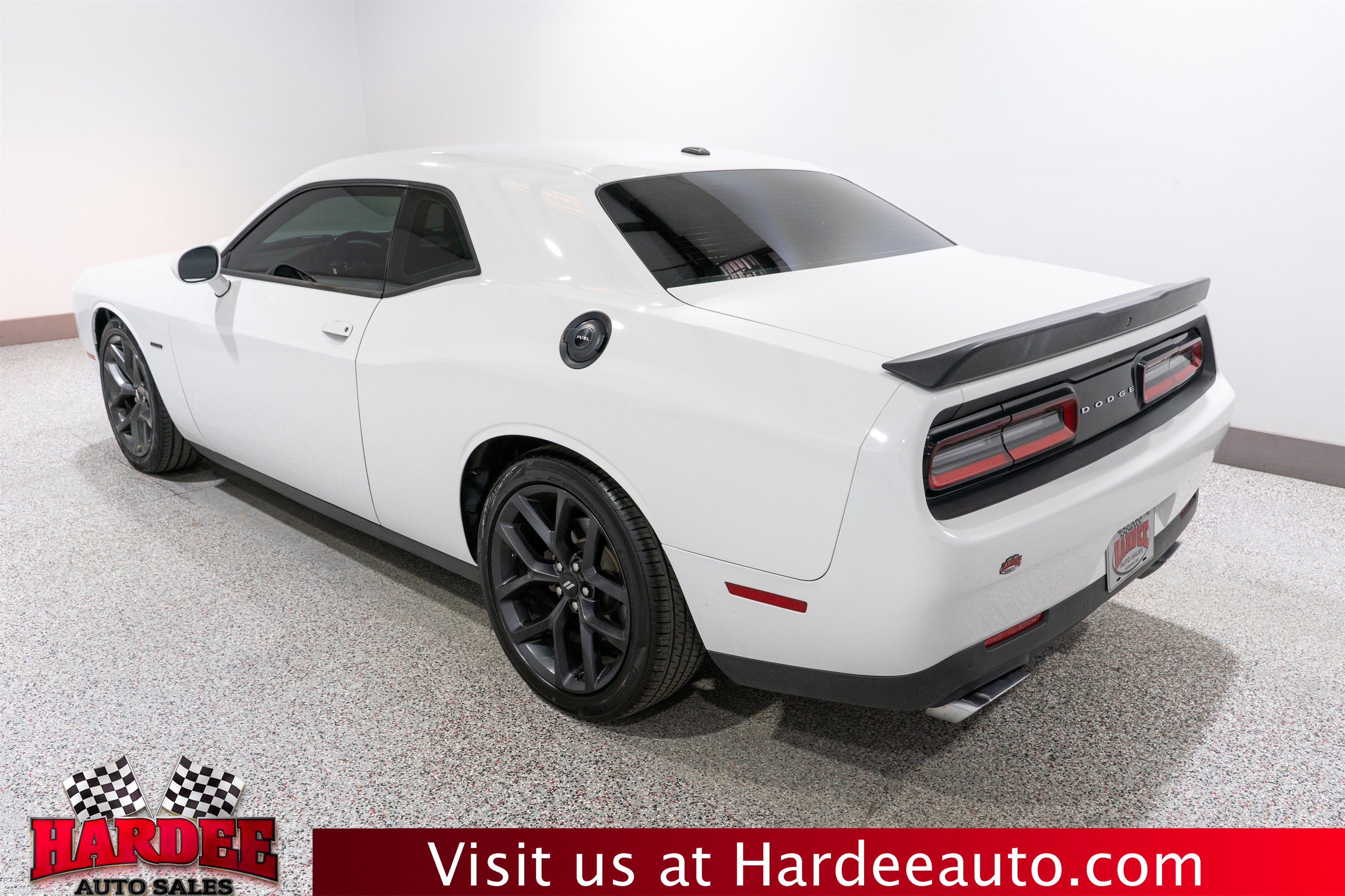 Used 2019 Dodge Challenger R/T w/ Driver Convenience Group RWD image 3
