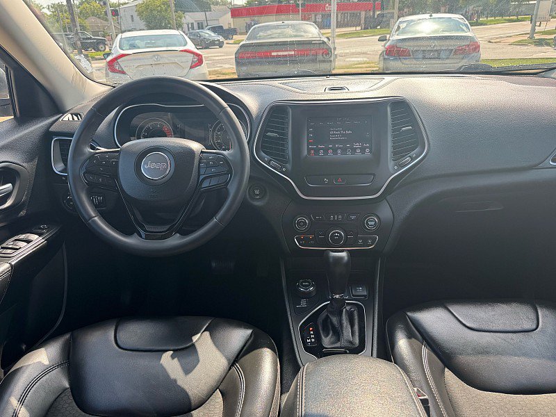 Used 2020 Jeep Cherokee Latitude Plus AWD/4WD image 22